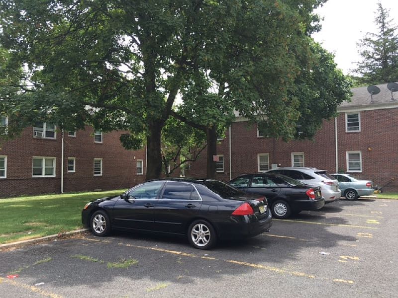 1st image of 581 Thomas St