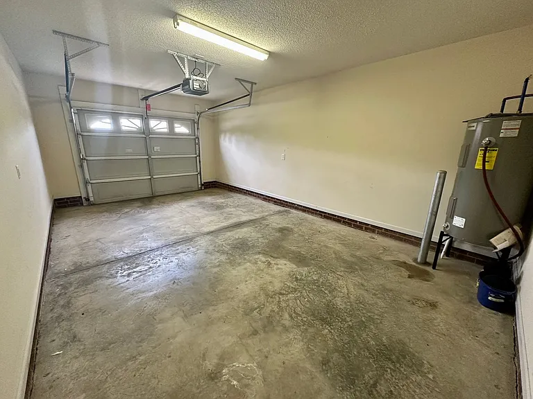 2290 Dartmouth Dr — Photo 11