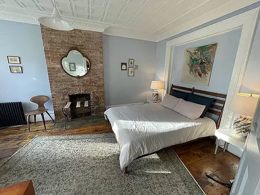 Rented by Outlive | media 4