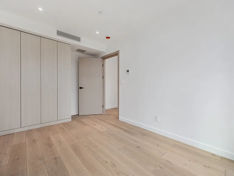 42-62 Hunter St #8 — Photo 9