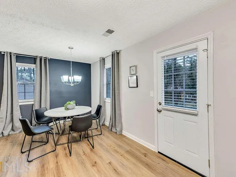 210 Booth Rd SW #A — Photo 9