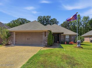 958 Clubhouse Dr, Pearl, MS 39208
