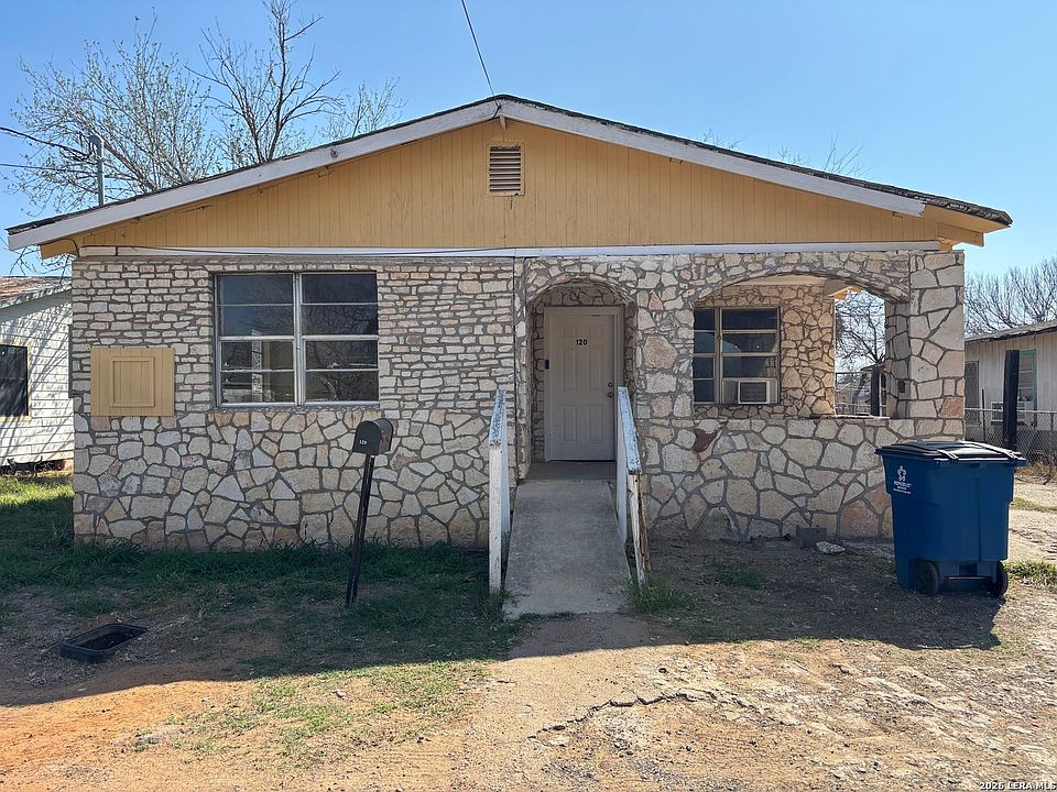 1st image of 120 N Plum