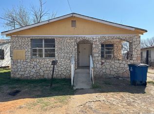 120 N Plum, Pearsall, TX 78061