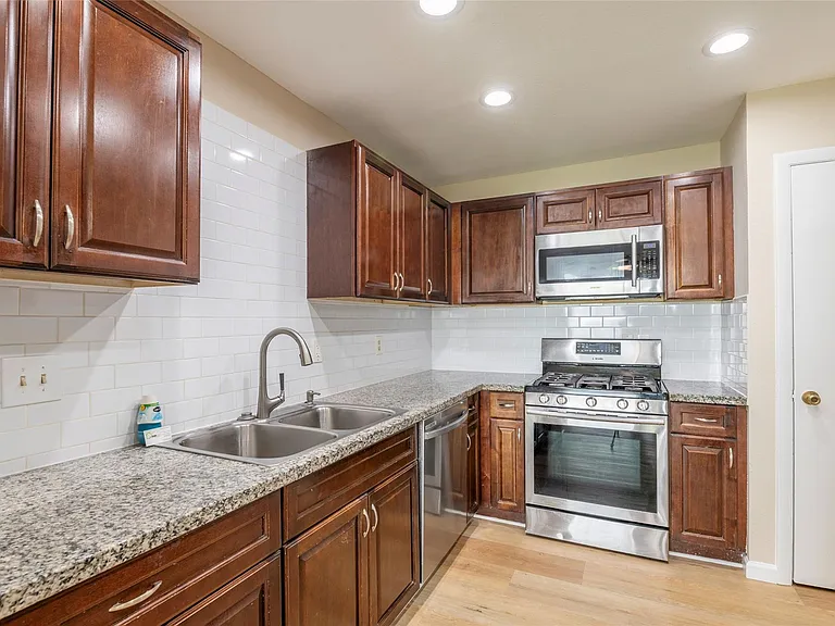 1262 Rock Canyon Dr — Photo 13