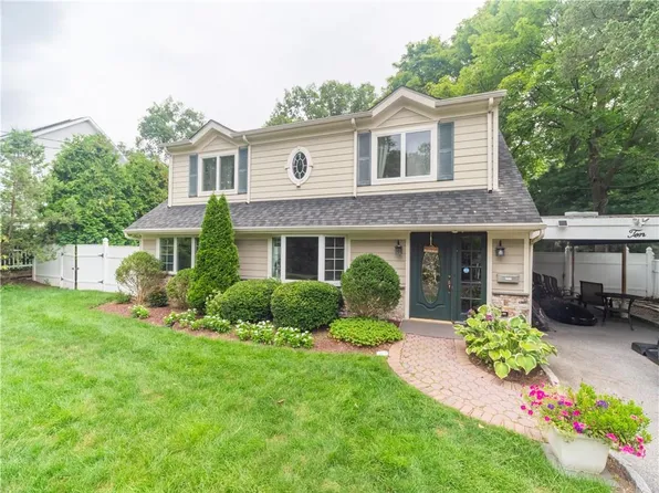 10 Maple Court, Rye Brook, NY 10573