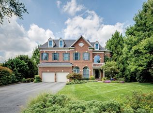7906 Paloma Ct, Bethesda, MD 20817