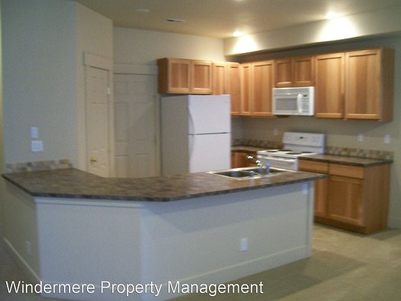 4th image of 1506 SE Landen Dr