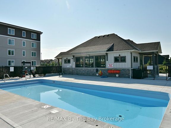 2nd image of 17 Spooner Cres #206