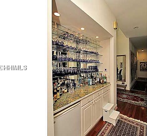 5th image of 6 Camden Ln