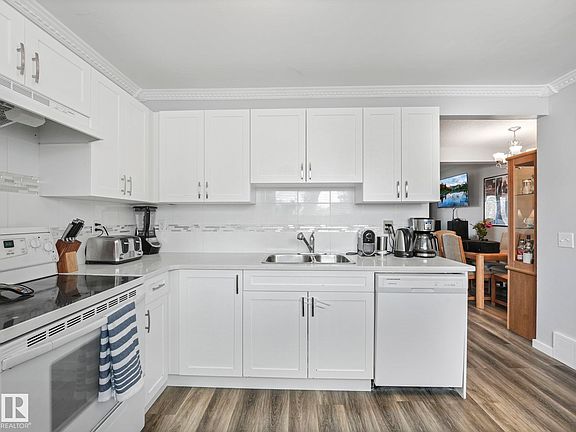 4th image of 1364 Lakewood Rd W