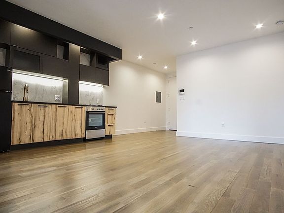 4th image of 709 Sterling Pl APT 4F