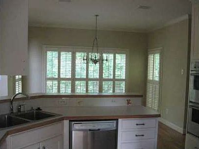 4th image of 230 Judson Way