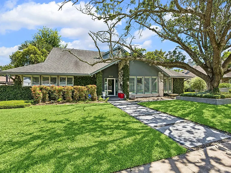 5219 Loch Lomond Dr — Photo 30