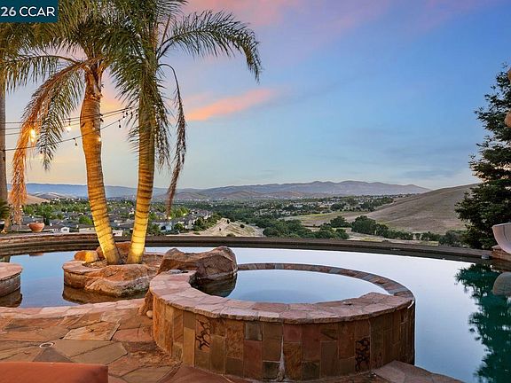 3rd image of 1615 Lawrence Rd