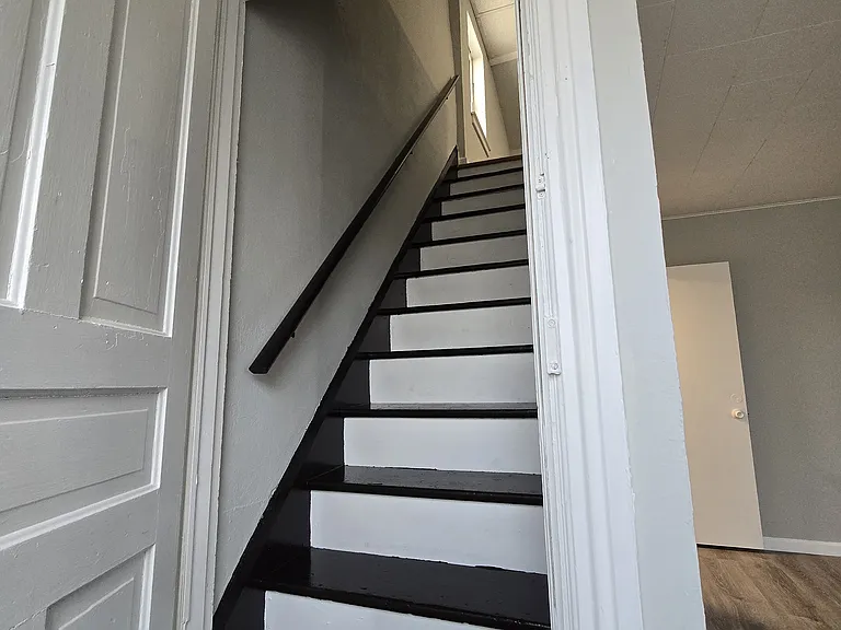 247 Maryland Ave — Photo 7