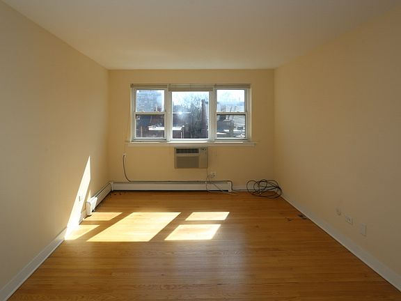 5th image of 625 W Wrightwood Ave #815