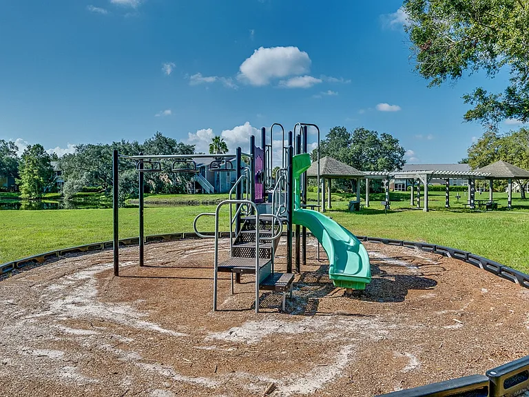 Aventine at Forest Lakes Apartment Homes — Photo 4