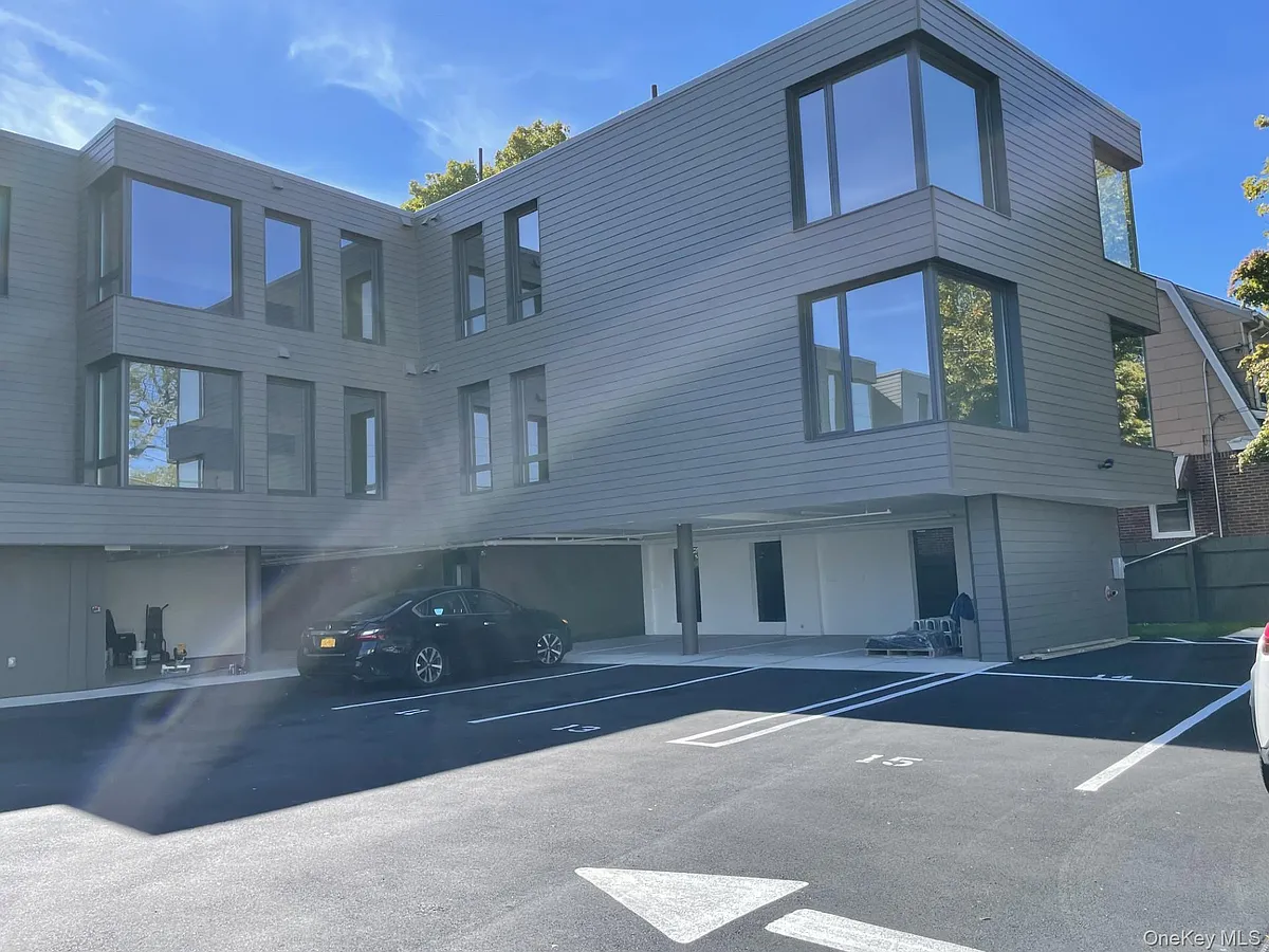 Building Photo - 50 Roosevelt Ave #A201