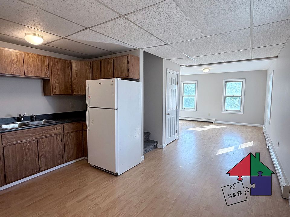 1st image of 477 Websterville Rd #1