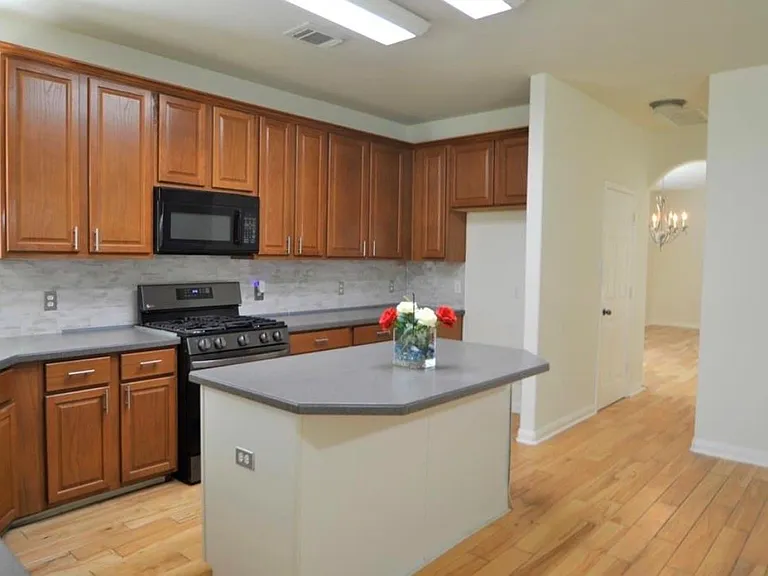 2110 Banfield Ct — Photo 11