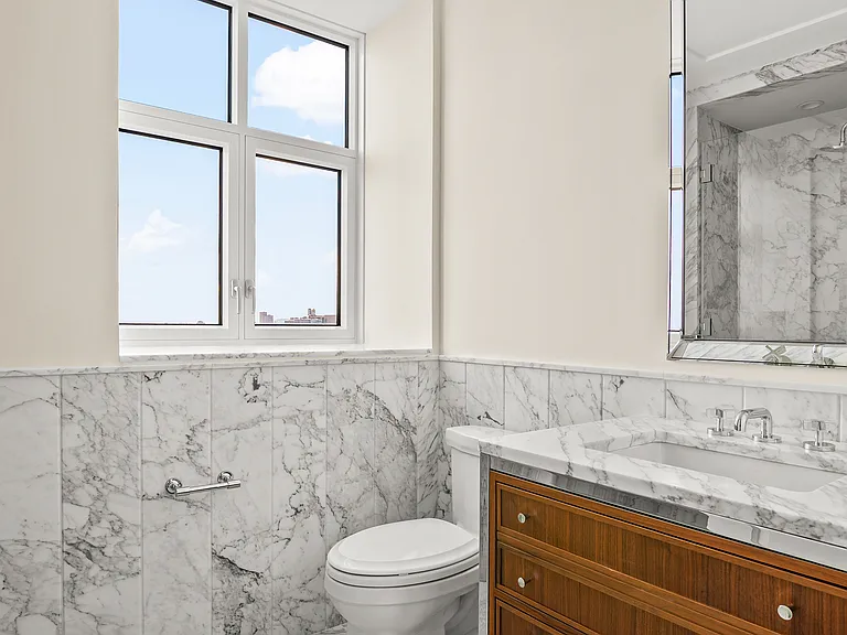 100 Claremont Ave #18D — Photo 7