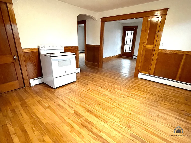 208 Northern Ave — Photo 3