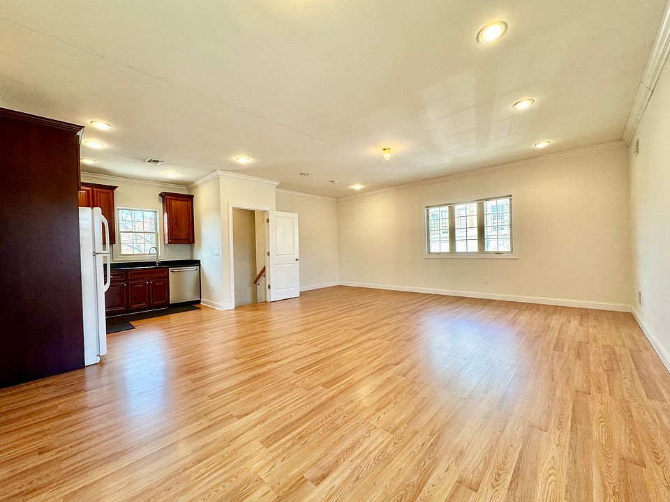 1st image of 160 Allison Ave #2F