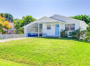 111 7th St, Naples, FL 34113