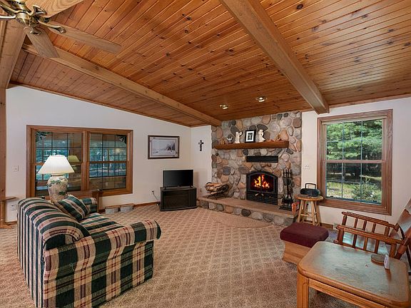 2nd image of 1195 Oakwood Ct