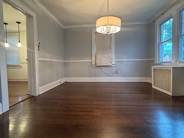 734 Greenwood Rd — Photo 9