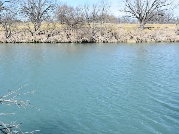 123 Camino Rio St, Junction, TX 76849