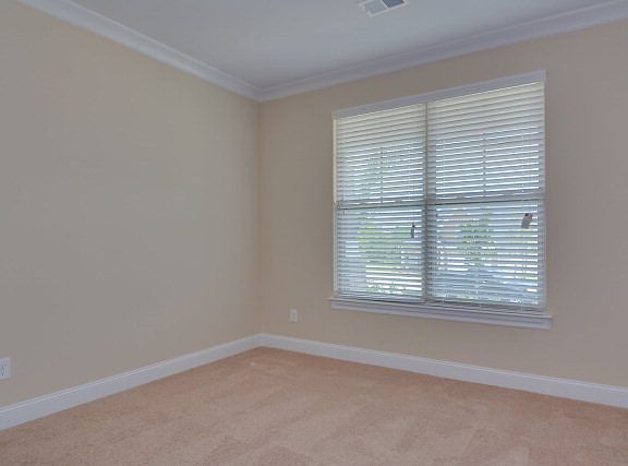 3rd image of 8810 Crenshaw Dr