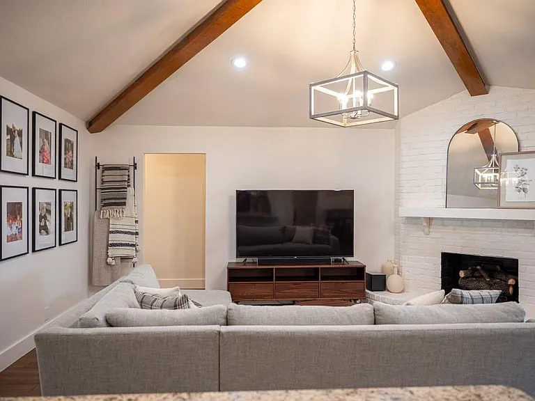 2237 Norwood Dr — Photo 10