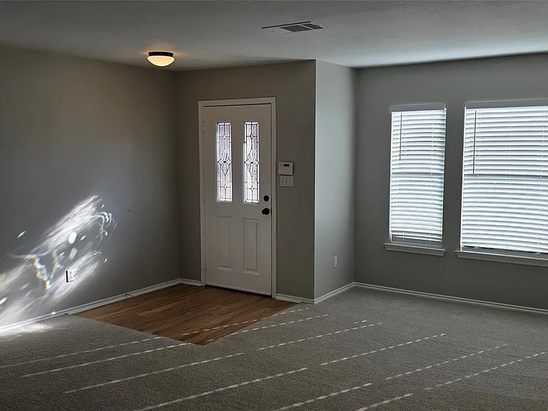 3037 Bradford Park Dr — Photo 2