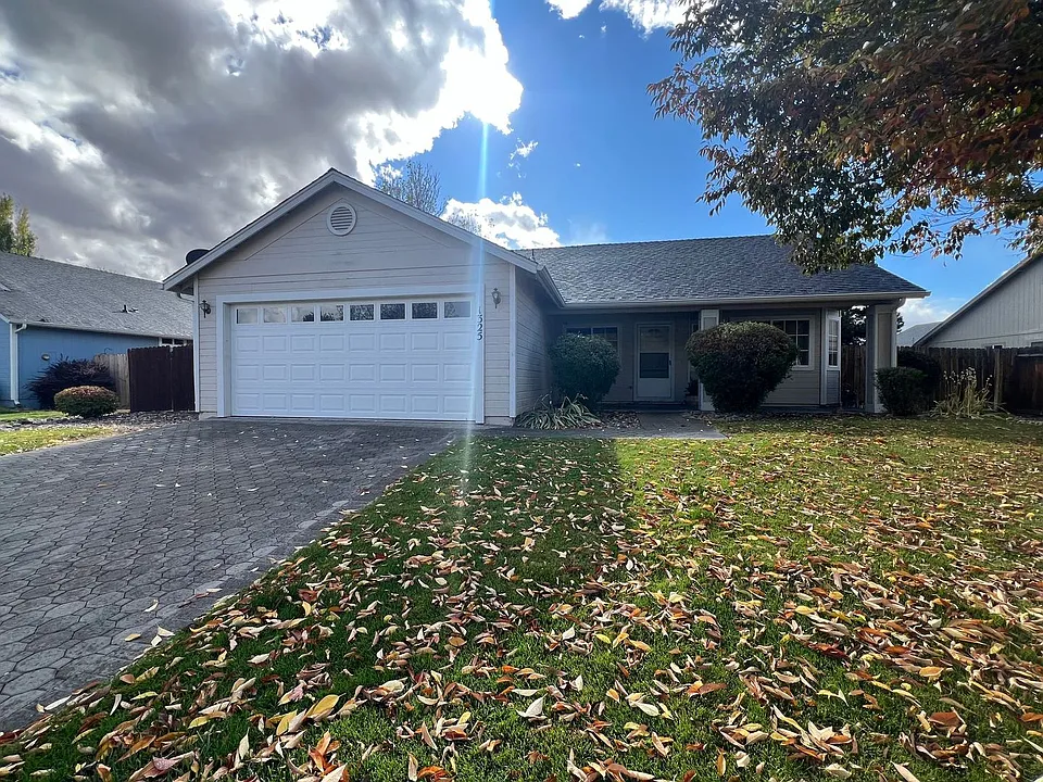 1325 Chichester Dr