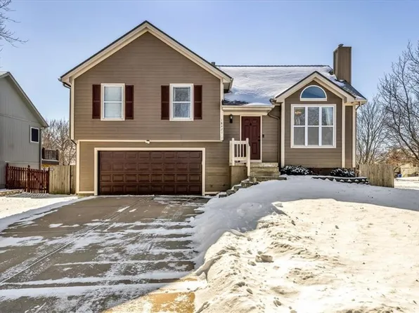18471 W 161st Ter, Olathe, KS 66062
