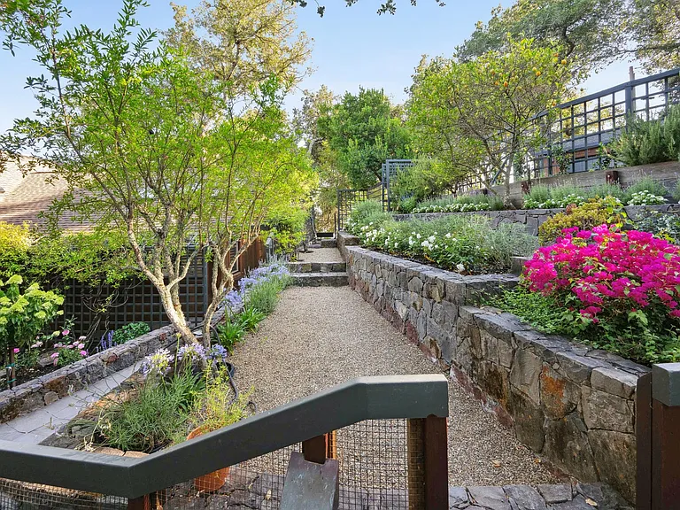 1090 Bart Rd — Photo 66