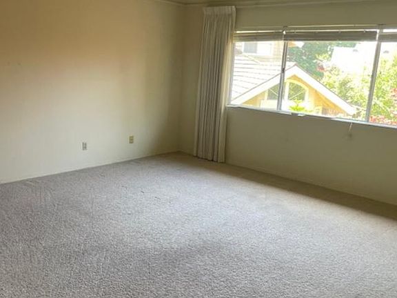 5th image of 712 Bridgeside Dr