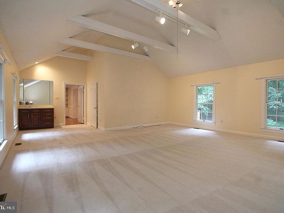 3rd image of 6065 Innisvale Dr
