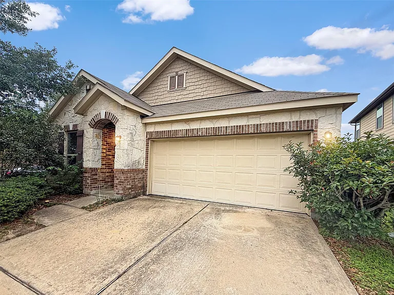 6503 Bayliss Valley Ln — Photo 2