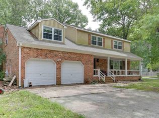 716 Village Green Pkwy, Newport News, VA 23602