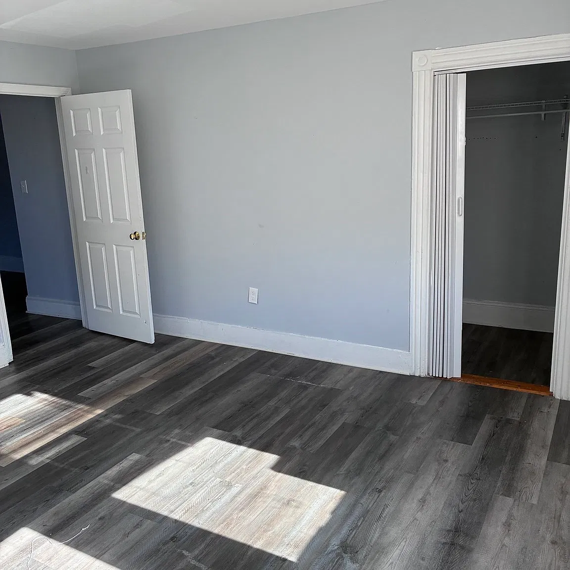 4 bed, 2.0 bath, 1100 sqft, $2,400 — Photo 3