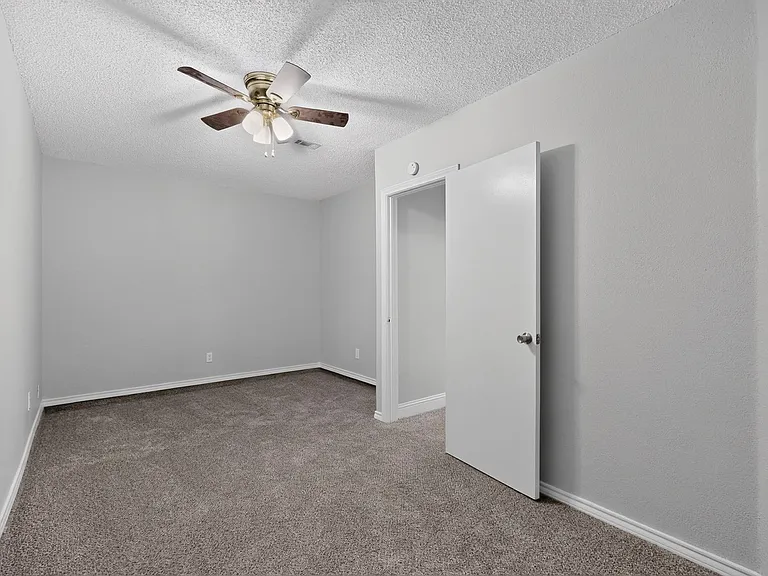 2521 Winter Oak St — Photo 30