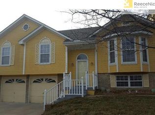 5408 NE Rainbow Ct, Lees Summit, MO 64064