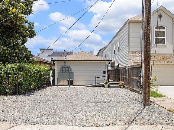 2nd image of 5844 Darling St