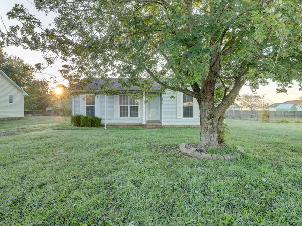502 Indian Ave, Oak Grove, KY 42262
