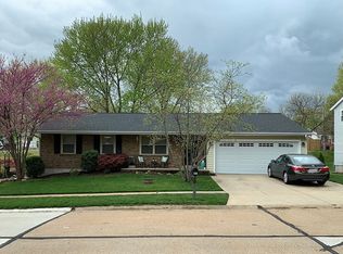 891 Braquewood Dr, Ballwin, MO