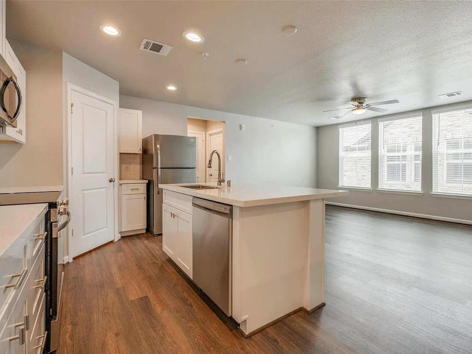 2 bed, 2.0 bath, 1125 sqft, $1,595 — Photo 4
