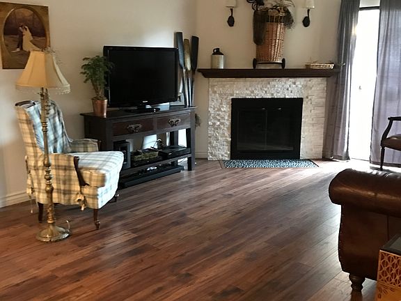 Large Livng Room .